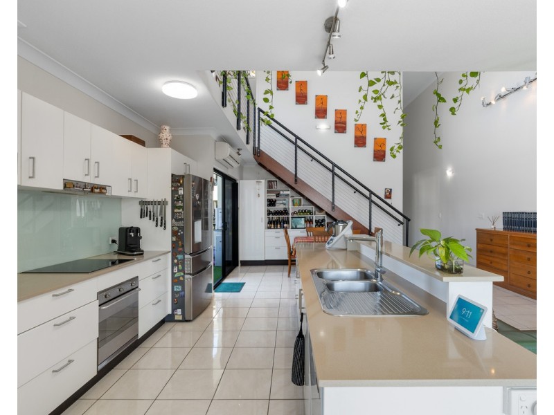 11/30 Gayundah Esplanande, Woody Point QLD 4019