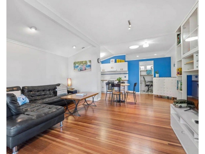 151 Prince Edward Parade, Scarborough QLD 4020
