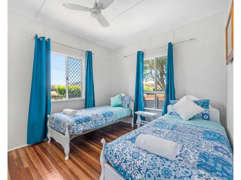 151 Prince Edward Parade, Scarborough QLD 4020