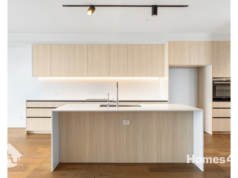 401/124 Prince Edward Parade, Scarborough QLD 4020