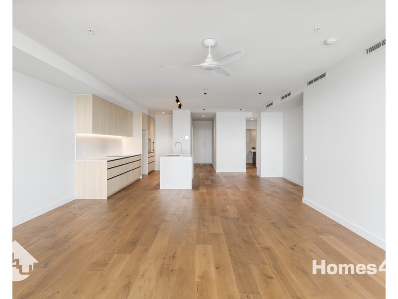 401/124 Prince Edward Parade, Scarborough QLD 4020