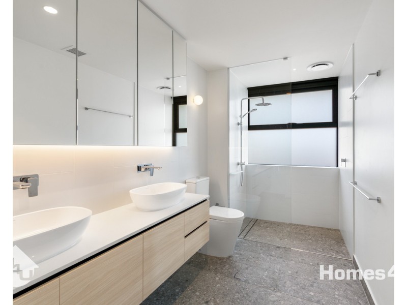 401/124 Prince Edward Parade, Scarborough QLD 4020