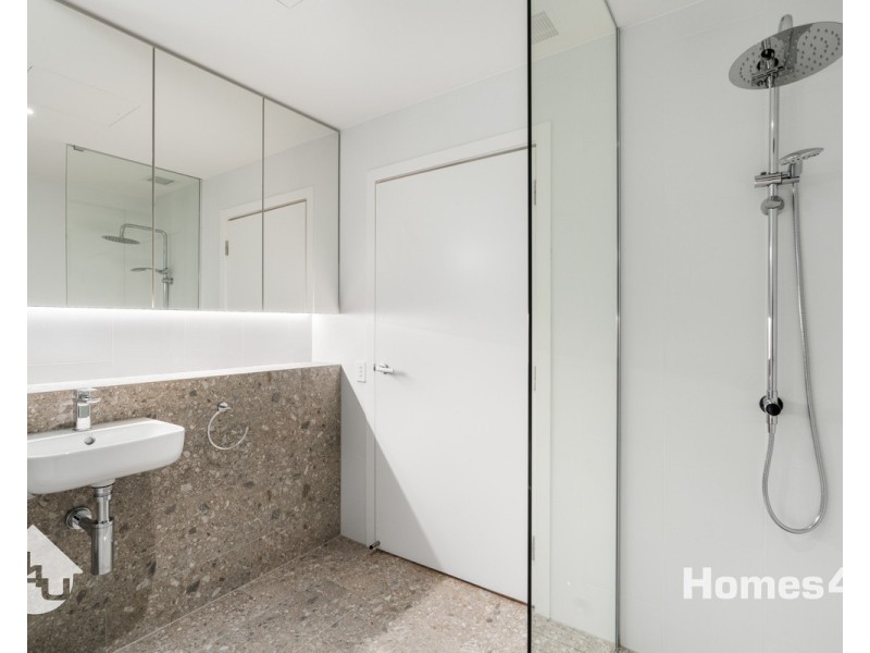 401/124 Prince Edward Parade, Scarborough QLD 4020