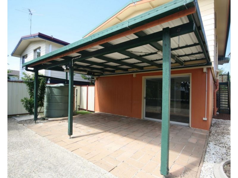 43 Gertrude Street, Redcliffe QLD 4020