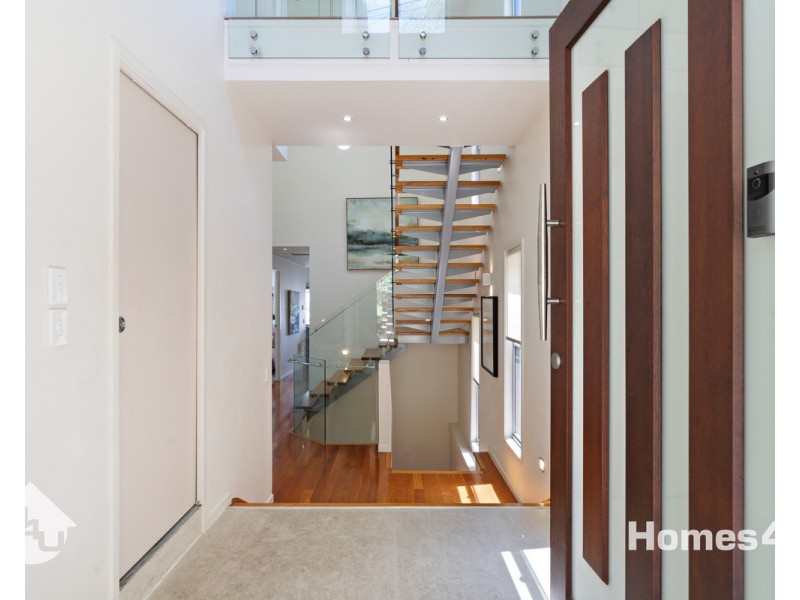 38 Lansdowne Street, Newmarket QLD 4051