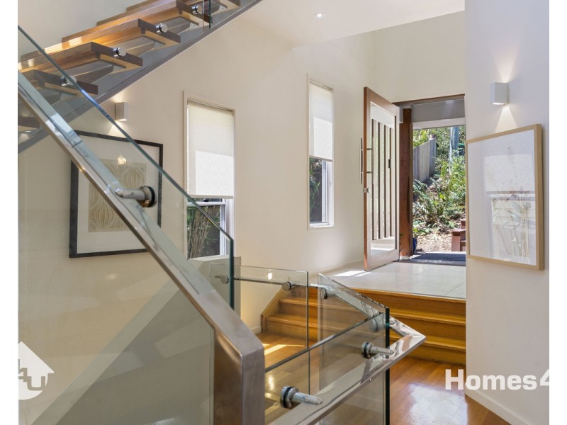 38 Lansdowne Street, Newmarket QLD 4051