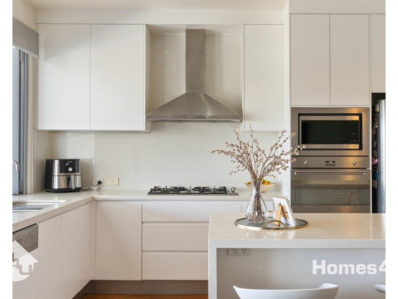 38 Lansdowne Street, Newmarket QLD 4051