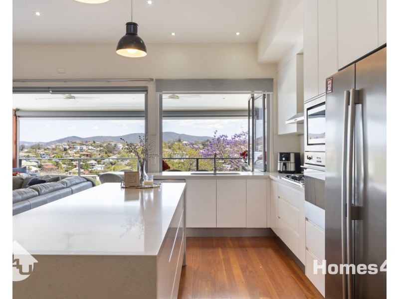 38 Lansdowne Street, Newmarket QLD 4051