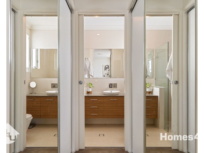 38 Lansdowne Street, Newmarket QLD 4051