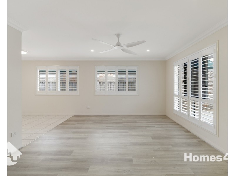 33 Allister Crescent, Rothwell QLD 4022