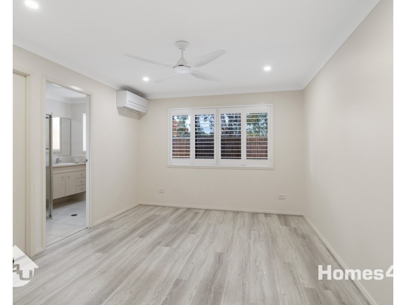 33 Allister Crescent, Rothwell QLD 4022