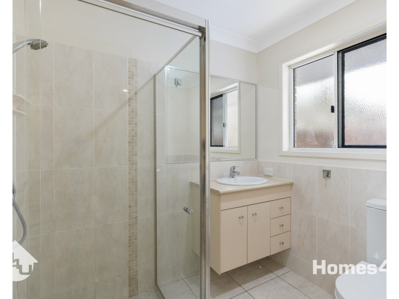 33 Allister Crescent, Rothwell QLD 4022