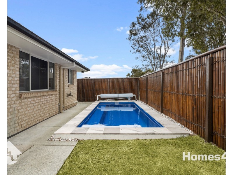 33 Allister Crescent, Rothwell QLD 4022
