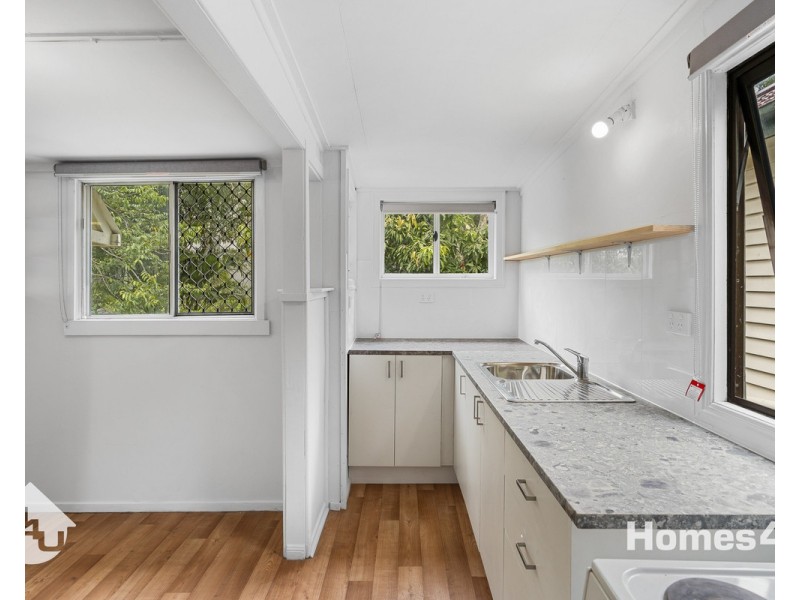 456 Oxley Avenue, Redcliffe QLD 4020