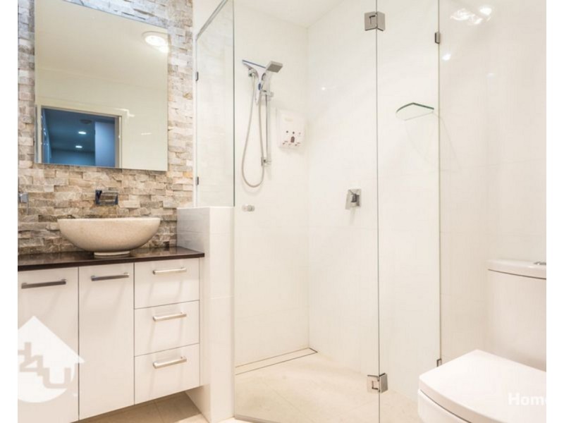 48 Fourth Avenue, Sandgate QLD 4017