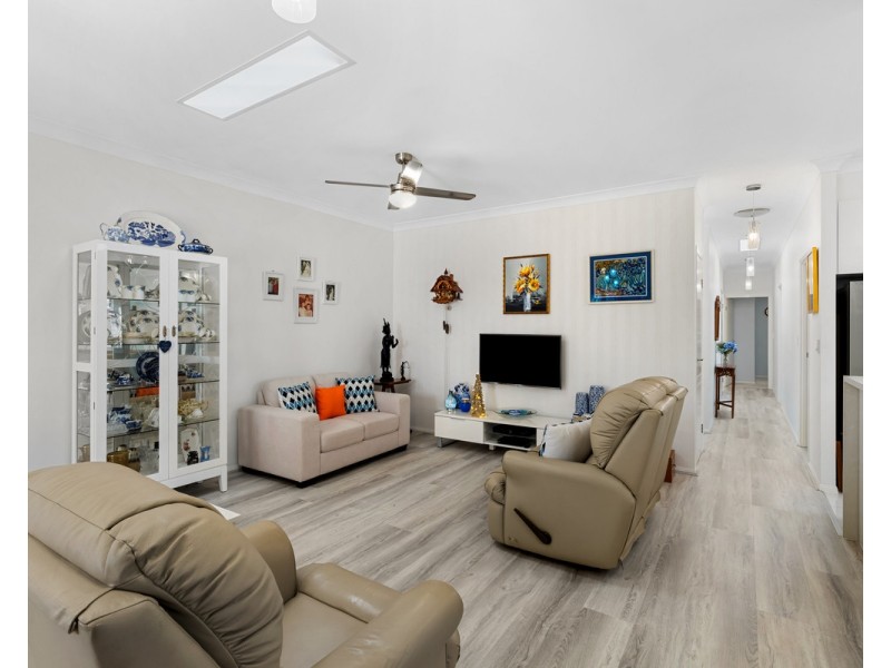 2/15 Eugenia Avenue, Rothwell QLD 4022