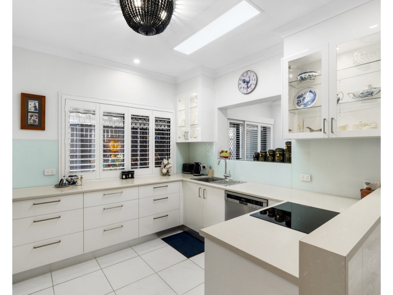 2/15 Eugenia Avenue, Rothwell QLD 4022