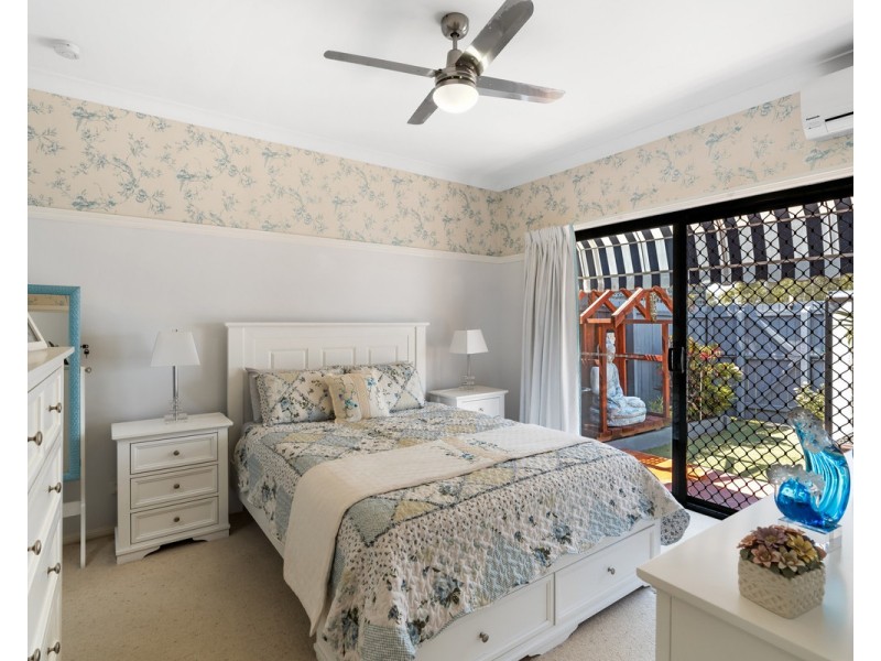 2/15 Eugenia Avenue, Rothwell QLD 4022