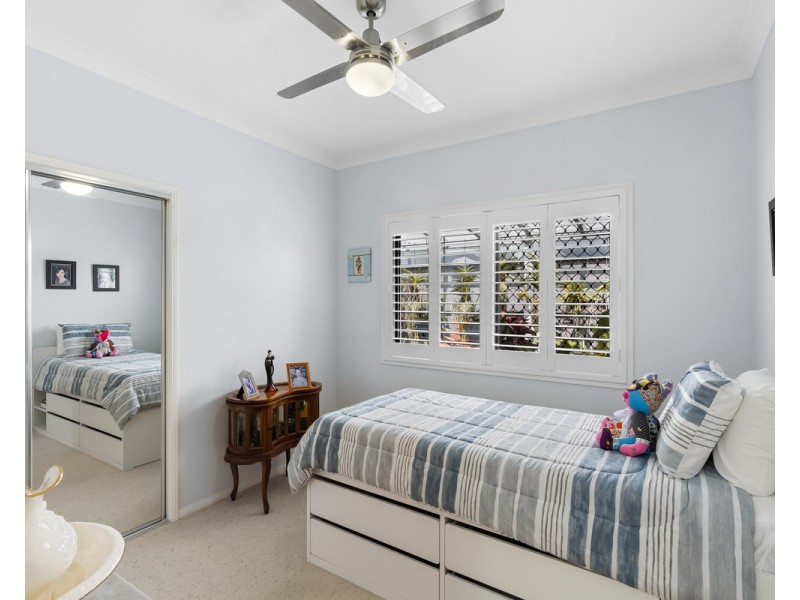 2/15 Eugenia Avenue, Rothwell QLD 4022