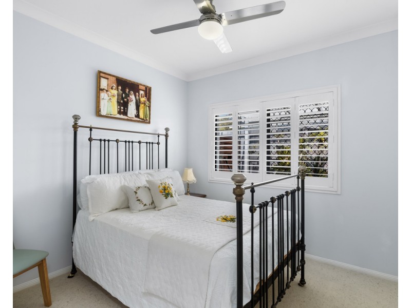 2/15 Eugenia Avenue, Rothwell QLD 4022