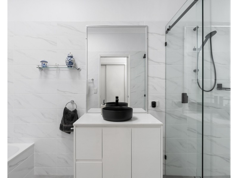 2/15 Eugenia Avenue, Rothwell QLD 4022