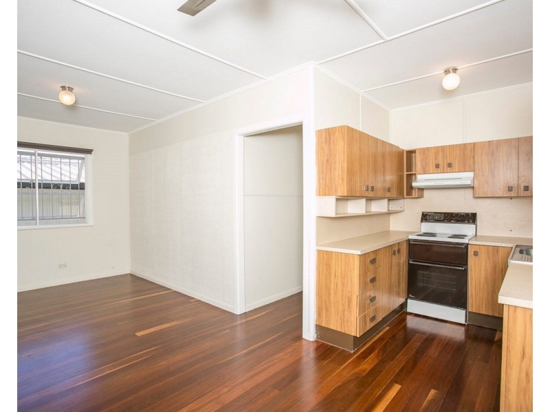 322 Scarborough Road, Scarborough QLD 4020