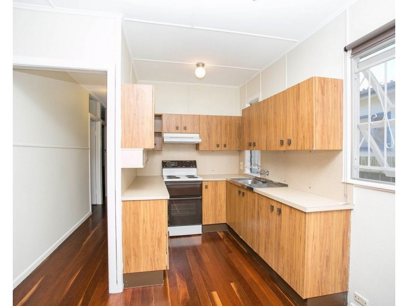 322 Scarborough Road, Scarborough QLD 4020