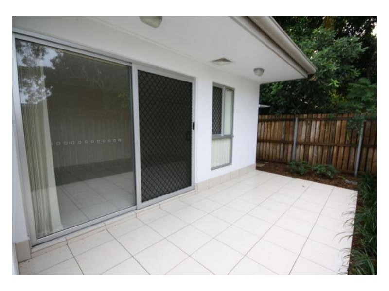 Unit 2/15 Lane Street, Clontarf QLD 4019