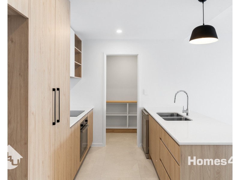 174-176 Mein Street, Scarborough QLD 4020