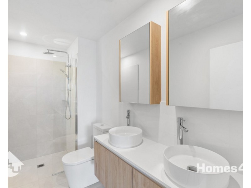 174-176 Mein Street, Scarborough QLD 4020