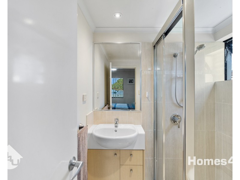 5/33 Humpybong Esplanade, Redcliffe QLD 4020