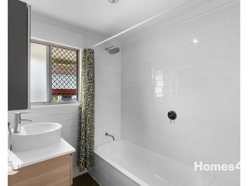 35 Rainbow Street, Deception Bay QLD 4508