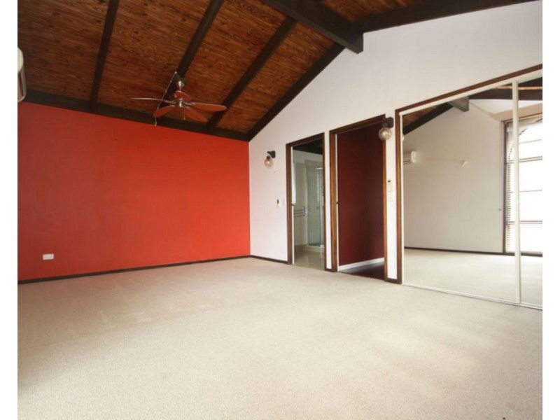 83 Endeavour Esplanade, Newport QLD 4020