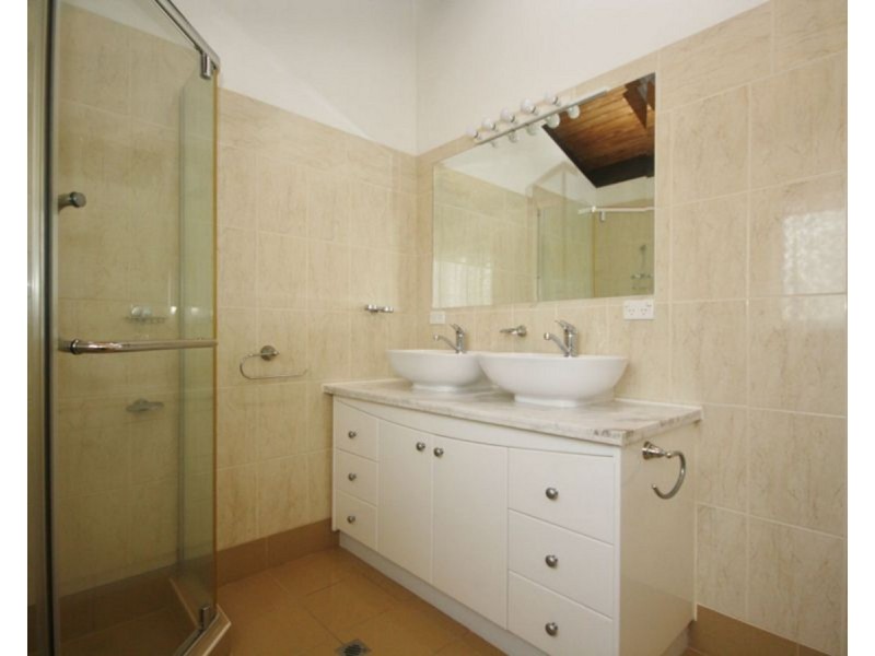 83 Endeavour Esplanade, Newport QLD 4020