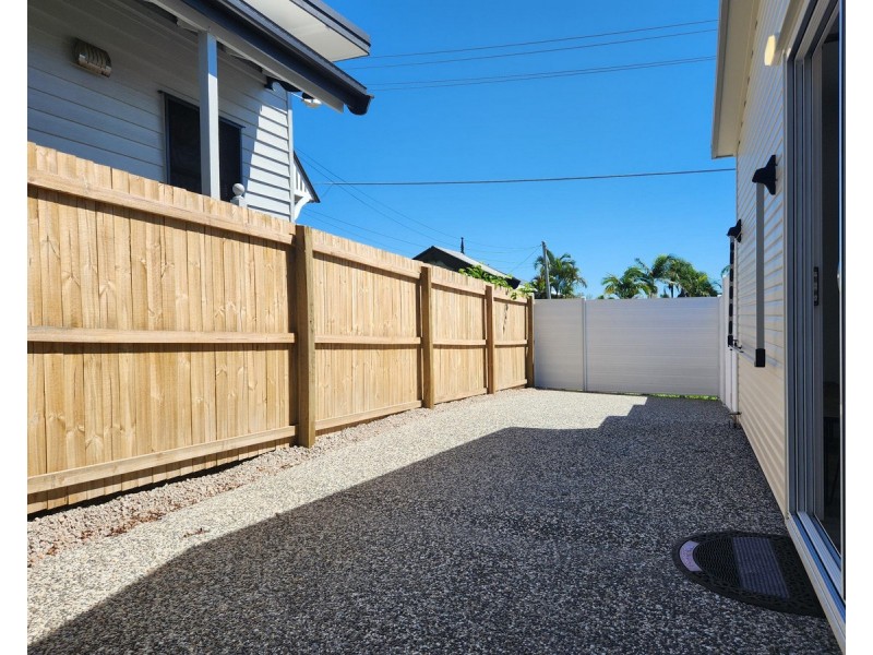 2/61a Griffith Road, Redcliffe QLD 4020