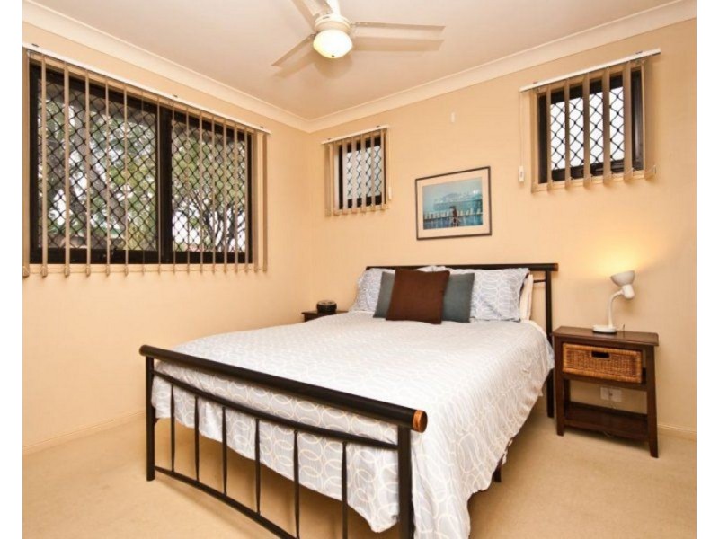 Unit 2/14 Grant Street, Redcliffe QLD 4020