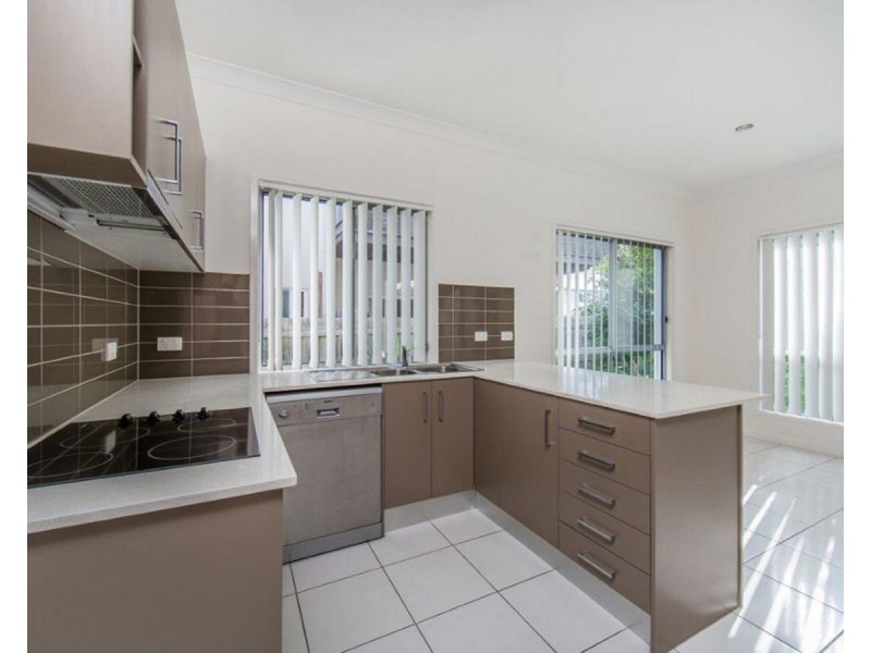 Unit 2/27 Tilley Street, Redcliffe QLD 4020