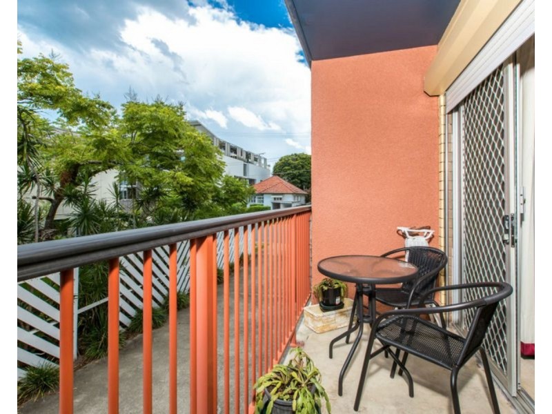 2/208 Oxley Avenue, Margate QLD 4019