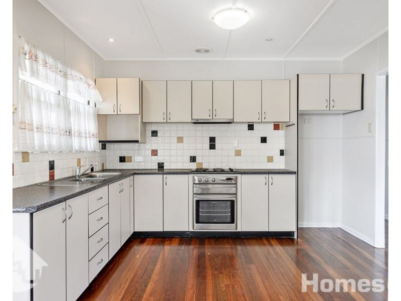 47 Griffith Road, Scarborough QLD 4020