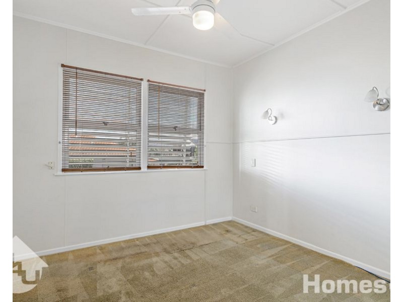 47 Griffith Road, Scarborough QLD 4020