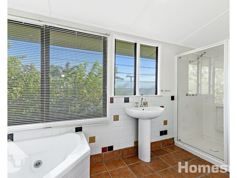 47 Griffith Road, Scarborough QLD 4020