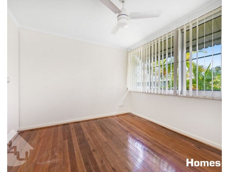 Unit 4/2A Moffatt Street, Scarborough QLD 4020