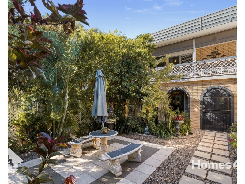 6 Moffatt Street, Scarborough QLD 4020