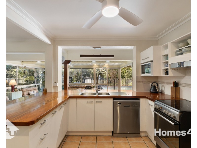 6 Moffatt Street, Scarborough QLD 4020