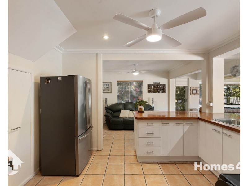 6 Moffatt Street, Scarborough QLD 4020