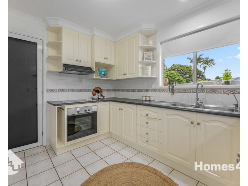 35 Aloomba Court, Redcliffe QLD 4020