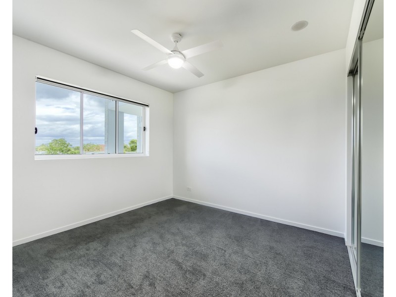 207/22 Arthur, Woody Point QLD 4019