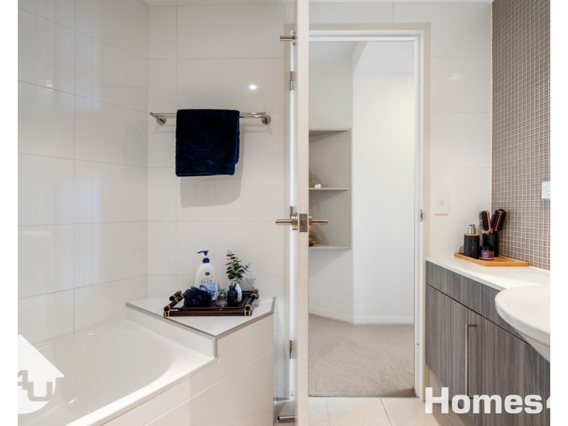 602/14 Oxley Avenue, Woody Point QLD 4019