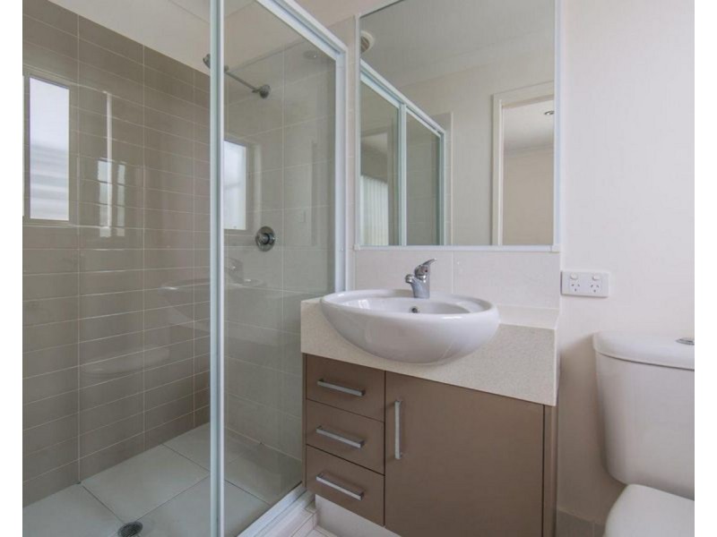 Unit 2/27 Tilley Street, Redcliffe QLD 4020