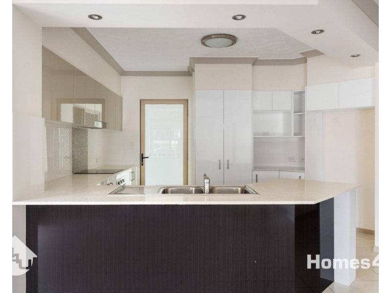 2/7 Annie Street, Woody Point QLD 4019